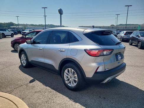 Used 2022 Ford Escape SE image 5