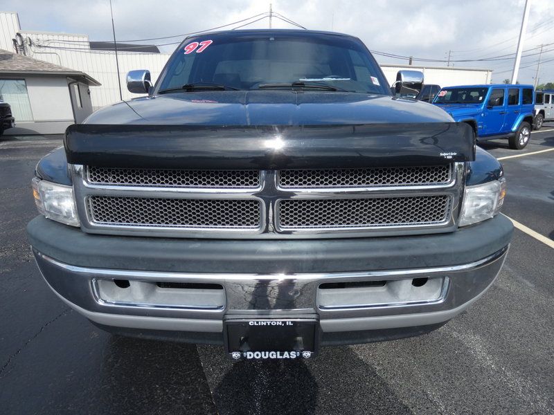 Used 1997 Dodge Ram 2500 Truck 2WD Club Cab image 2
