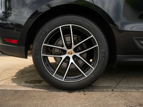 Certified 2026 Porsche Macan AWD/4WD image 37