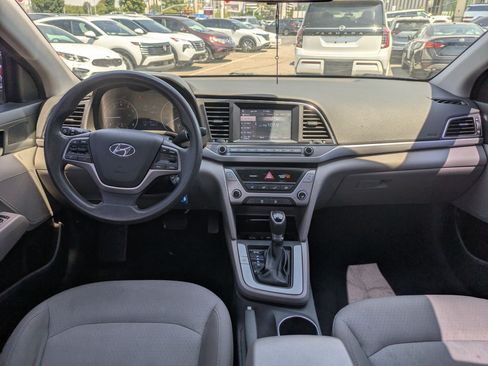 Used 2017 Hyundai Elantra SE FWD image 25