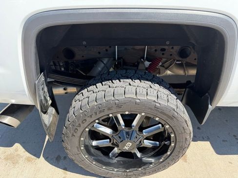 Used 2016 GMC Sierra 2500 Denali w/ Duramax Plus Package AWD/4WD image 9