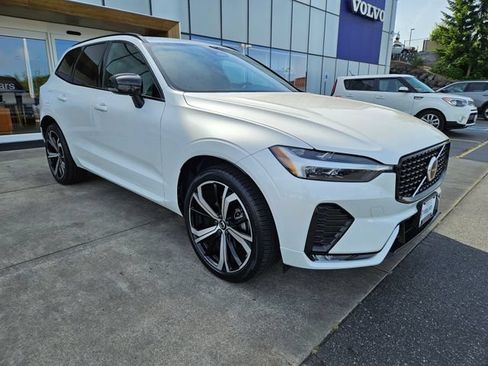 Used 2022 Volvo XC60 B5 R-Design w/ Protection Package Premier AWD/4WD image 3