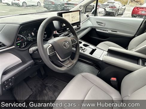 Used 2025 Toyota Sienna XLE w/ XLE Plus Package AWD/4WD image 16