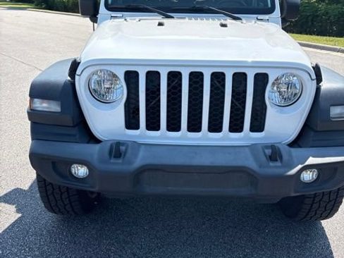 Used 2020 Jeep Gladiator Sport w/ Quick Order Package 24S AWD/4WD image 10