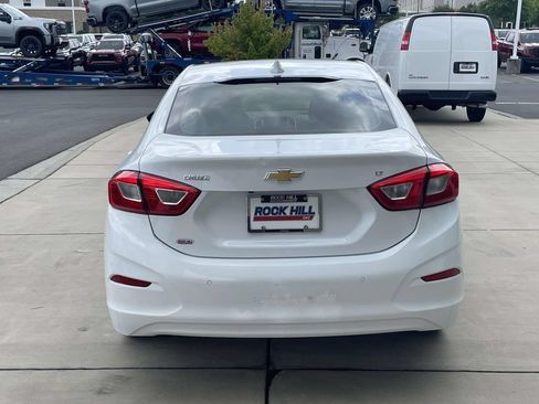 Used 2019 Chevrolet Cruze LT w/ Convenience Package FWD image 8