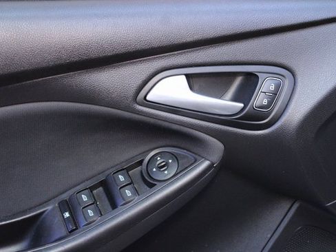 Used 2018 Ford Focus SE image 14
