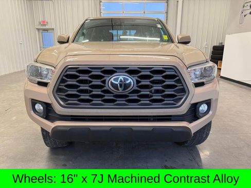 Used 2020 Toyota Tacoma TRD Off-Road image 12