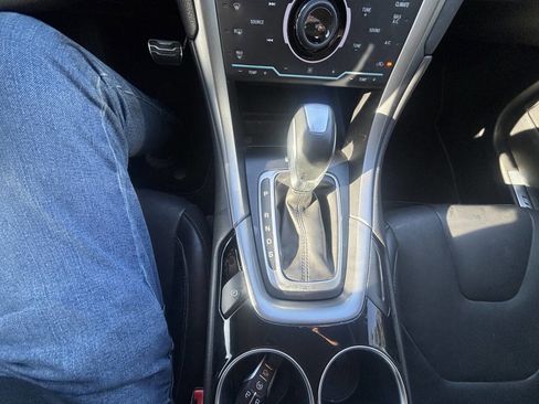 Used 2013 Ford Fusion Titanium image 23