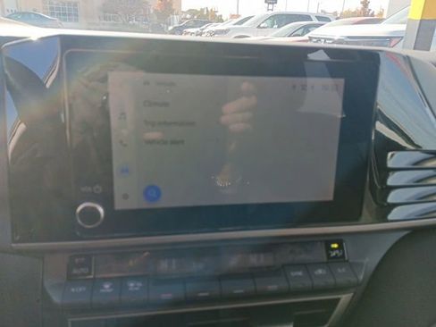 Used 2025 Toyota Camry LE image 18