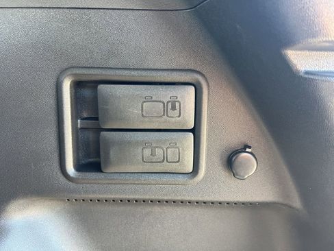 Used 2021 Chevrolet Equinox LT image 35