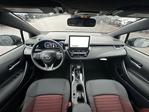 Used 2026 Toyota Corolla SE w/ SE Package FWD image 31