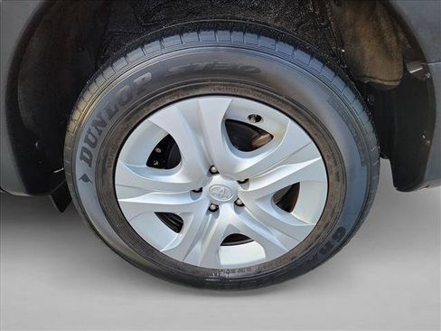 Used 2015 Toyota RAV4 LE FWD image 9