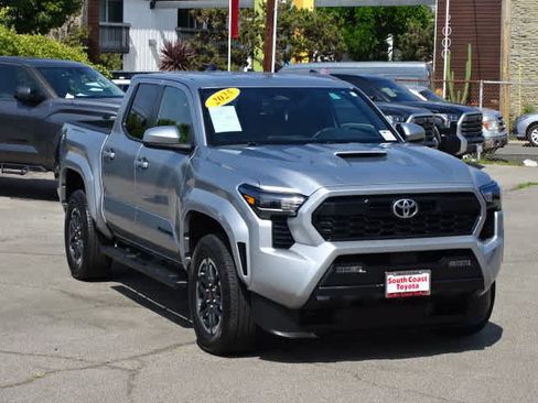 Certified 2025 Toyota Tacoma TRD Sport RWD image 2