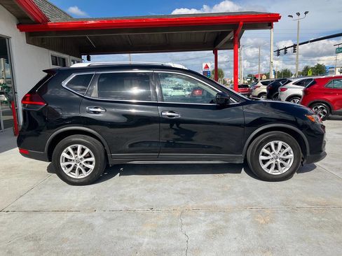 Used 2020 Nissan Rogue SV image 8