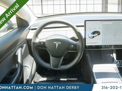Used 2021 Tesla Model 3 Standard Range Plus RWD image 5