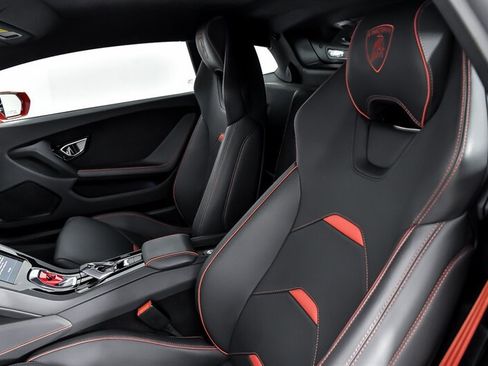 Used 2021 Lamborghini Huracan EVO RWD image 26