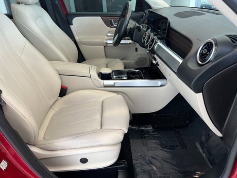 Used 2020 Mercedes-Benz GLB 250 4MATIC image 13