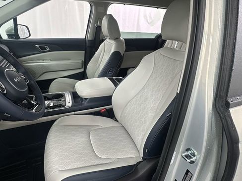 New 2026 Kia Carnival EX image 10