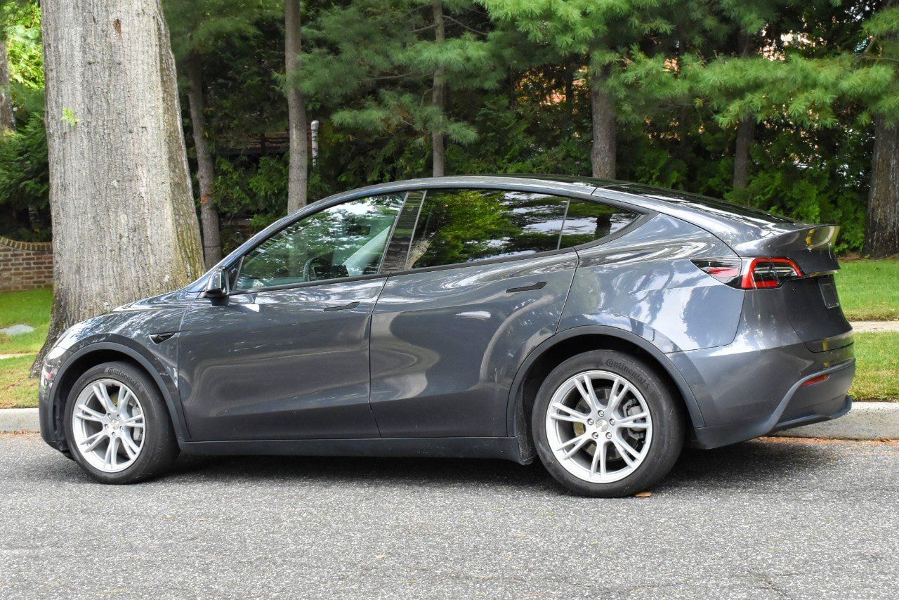 Used 2021 Tesla Model Y Long Range AWD/4WD image 5