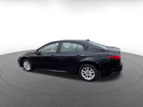 Used 2025 Toyota Camry LE image 10