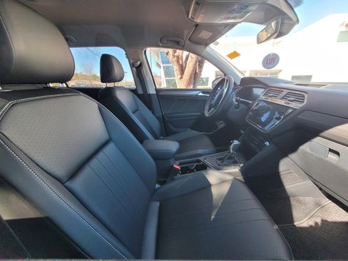 Used 2024 Volkswagen Tiguan SE image 8