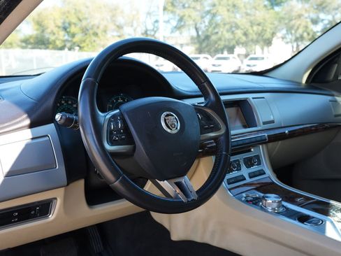 Used 2013 Jaguar XF image 15