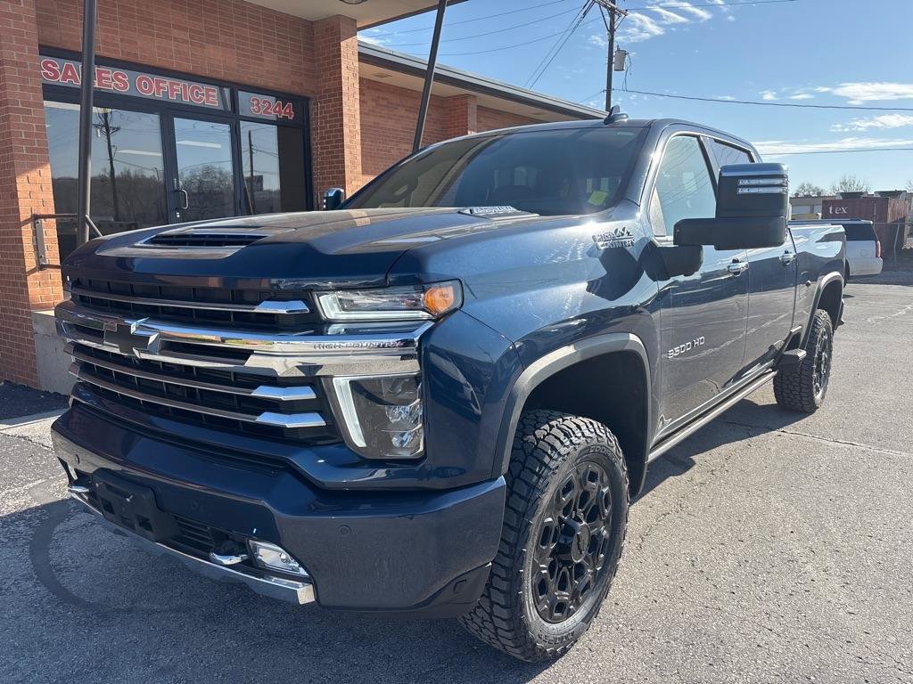 Used 2022 Chevrolet Silverado 3500 High Country AWD/4WD image 2