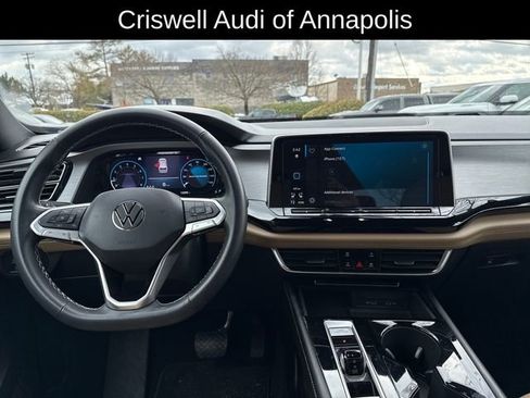 Used 2024 Volkswagen Atlas Cross Sport SE image 11