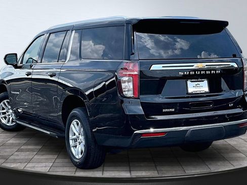 Used 2023 Chevrolet Suburban LT AWD/4WD image 13