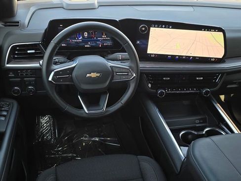 Certified 2025 Chevrolet Suburban LS image 23