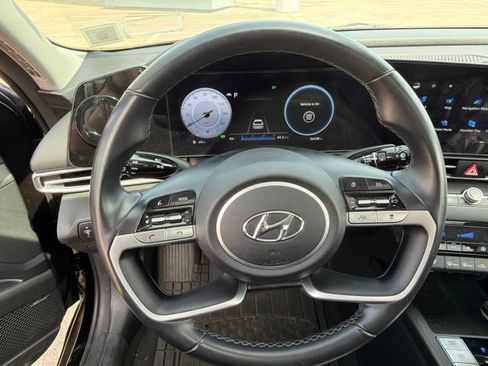 Used 2023 Hyundai Elantra Limited FWD image 13