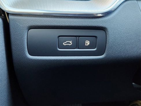 Used 2026 Volvo XC60 T8 Polestar w/ Protection Package Premier image 11