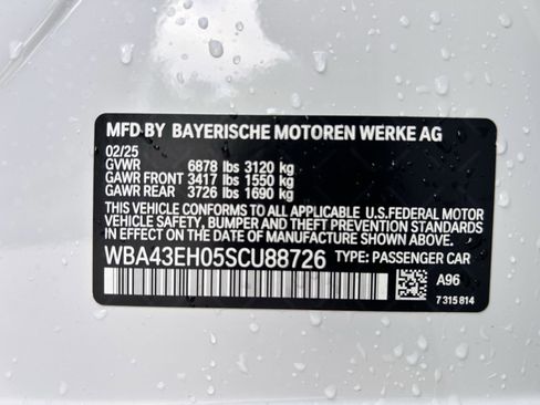 Used 2025 BMW 750e xDrive w/ Executive Package image 34