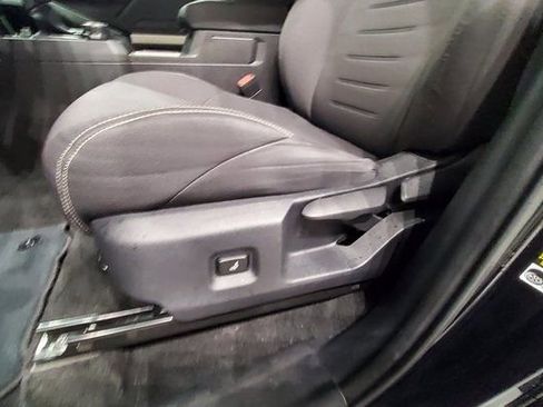 Used 2024 Toyota Tacoma TRD Off-Road image 32