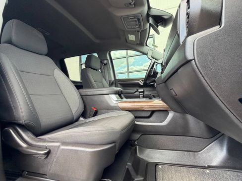 Used 2024 Chevrolet Silverado 1500 RST AWD/4WD image 21