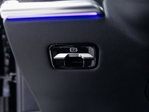 Used 2023 Mercedes-Benz S 580 S 580 image 10