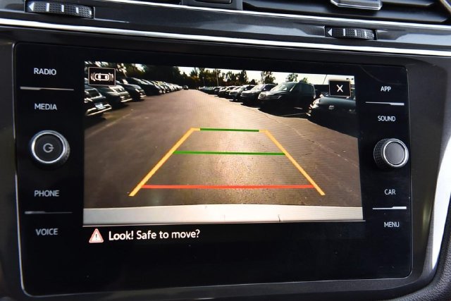 Certified 2023 Volkswagen Tiguan SE w/ Panoramic Sunroof Package FWD image 12