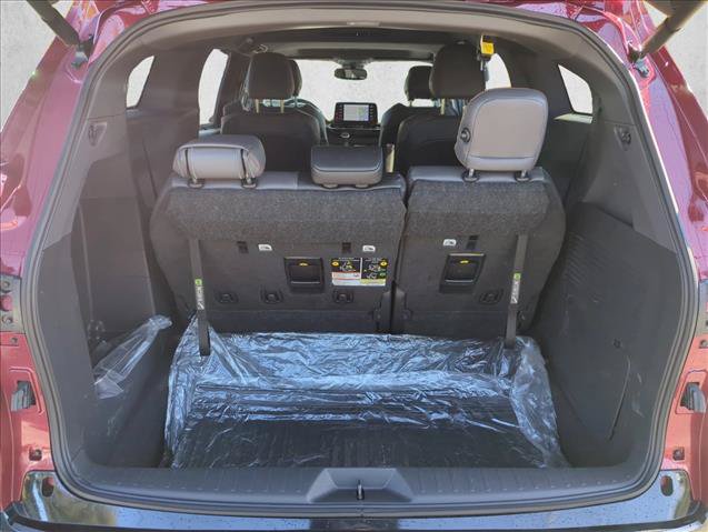 Certified 2024 Toyota Sienna XSE FWD image 7