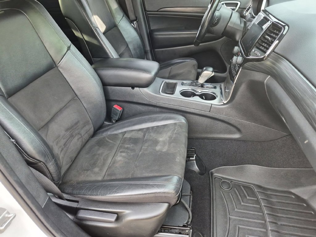 Used 2021 Jeep Grand Cherokee Laredo X RWD image 22