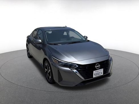 Used 2025 Nissan Sentra SV FWD image 3