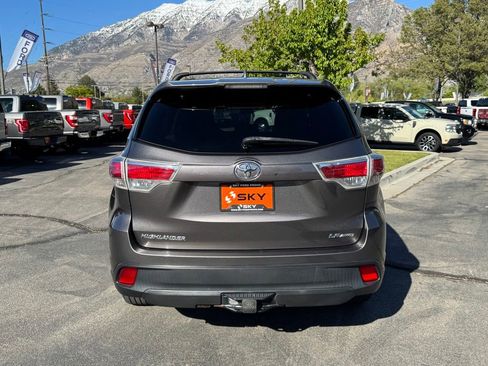 Used 2014 Toyota Highlander Plus AWD/4WD image 10