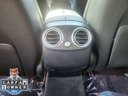 Used 2021 Mercedes-Benz GLC 300 4MATIC image 25