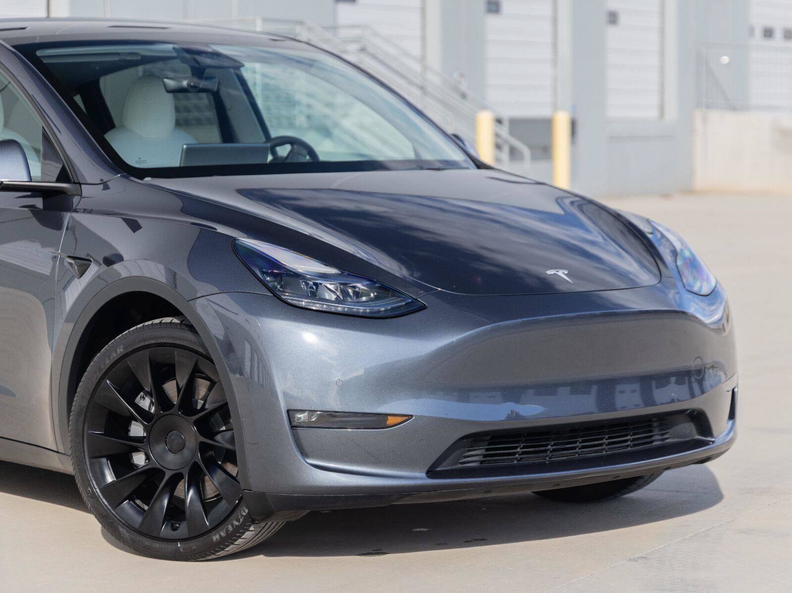 Used 2022 Tesla Model Y Long Range AWD/4WD image 3