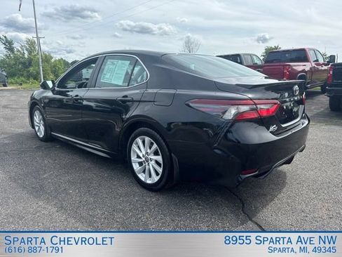 Used 2024 Toyota Camry SE FWD image 5