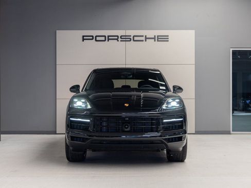 Certified 2026 Porsche Cayenne image 10
