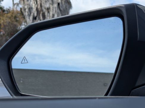 New 2025 Hyundai Elantra Limited image 15