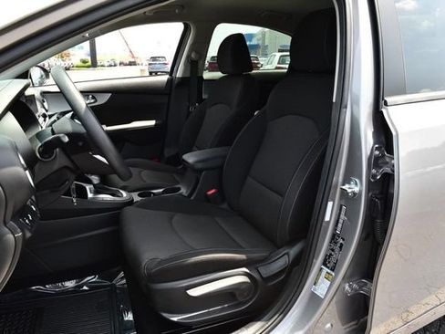 Used 2024 Kia Forte LXS w/ LXS Technology Package FWD image 18