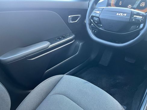 Used 2025 Kia K4 FWD image 39