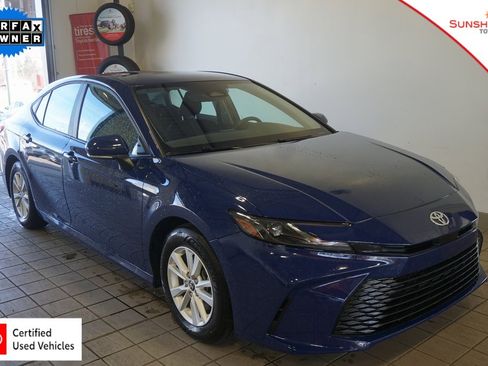 Used 2025 Toyota Camry LE w/ Convenience Package image 1
