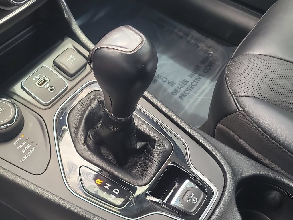Used 2023 Jeep Cherokee Altitude Lux AWD/4WD image 31